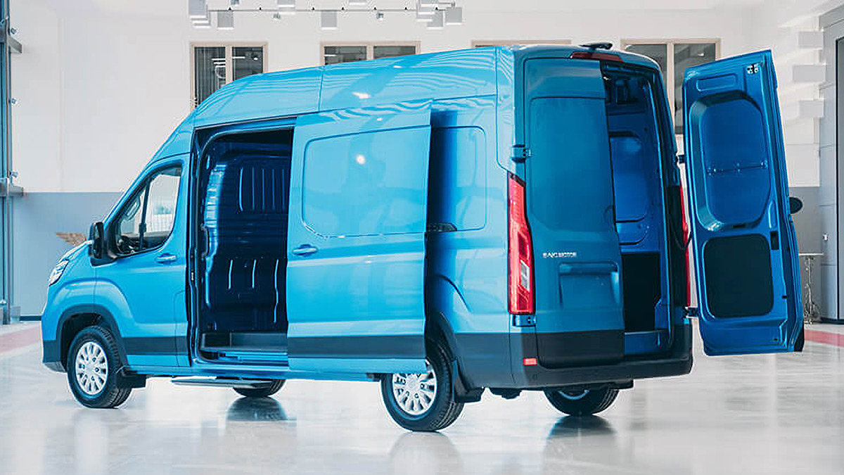 Maxus Deliver 9 side rear